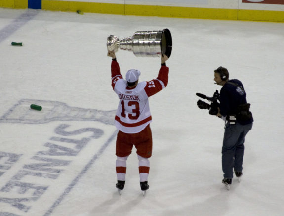Pavel Datsyuk hoisting the Cup. (photo from Wikipedia-Commons)