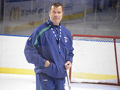 Is Canucks coach Alain Vigneault on the hot seat? (DSCF1837) [CC-BY-SA-2.0 (www.creativecommons.org/licenses/by-sa/2.0) or CC-BY-2.0 (www.creativecommons.org/licenses/by/2.0)], via Wikimedia Commons