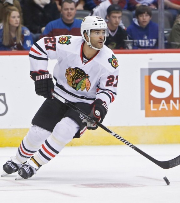 The Buffalo Sabres are still interested in bringing in Johnny Oduya to the fold. (Chris Humphreys-USA TODAY Sports)