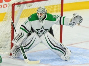 If Lehtonen can stay on track and Niemi can bounce back from a poor effort Tuesday, the Stars goaltending tandem might be back in full swing at just the right time. (Amy Irvin / The Hockey Writers)