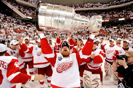 Kris Draper, nicknamed the "one dollar man," won four Cups with the Red Wings over his 17 seasons. (AP Photo/Gene J. Puskar)