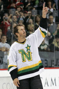 Modano acknowledges fans in Minnesota after last game with the Dallas Stars (Image from Flickr).