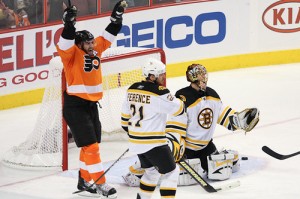 Simon Gagne scoring his last goal as a Flyer