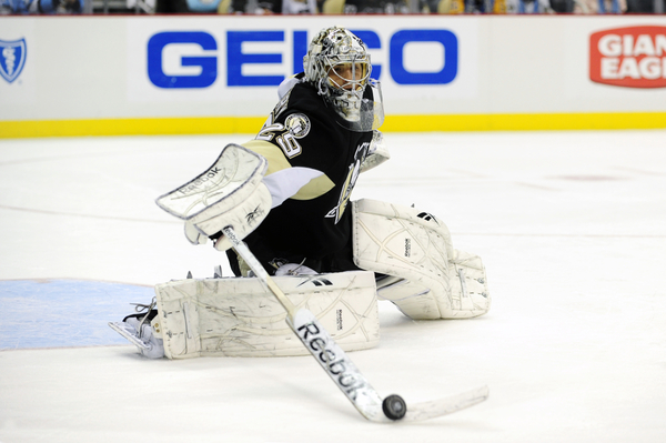 CapCut_goalie throwing stick at player