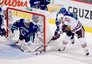 Patrick Sharp vs Roberto Luongo : APR 15 Western Conference Quarterfinals - Blackhawks at Canucks - Game 2