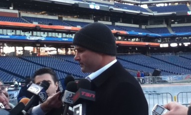 Lindros, Flyers Alumni Adored by Packed House at Practice