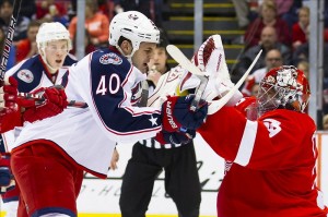 Jared Boll shoves Ty Conklin