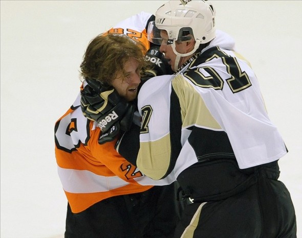 Sidney Crosby Claude Giroux fighting