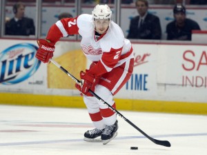 Brendan Smith's inexperienced showed again on Monday night in game 1, as his mis-cues led to the first Chicago goal.  (Kirby Lee-USA TODAY Sports)