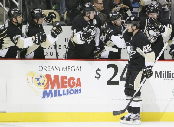 Tyler Kennedy scored the winning goal in Game 5 (Charles LeClaire-USA TODAY Sports)