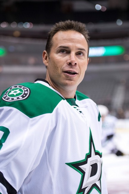 Ray Whitney is one of Dallas' veteran leaders that is off to a slow start (Jerome Miron-USA TODAY Sports)