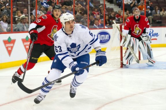 Dave Bolland suffered a lacerated leg during the Maple Leafs loss to the Vancouver Canucks on Saturday. (Marc DesRosiers-USA TODAY Sports) 