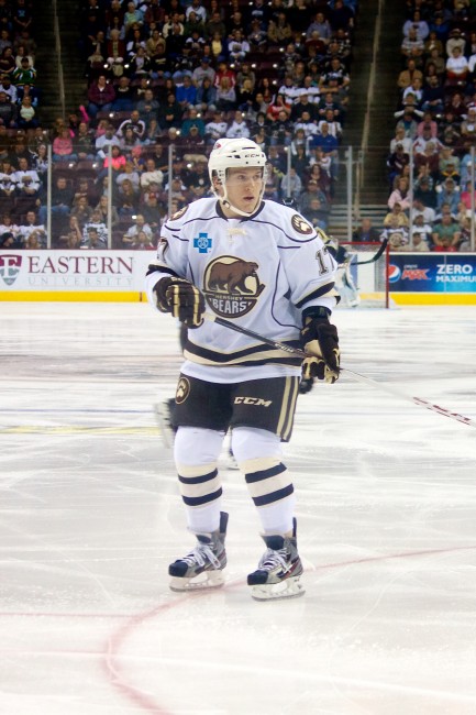 T.J. Syner Playing for the Hershey Bears in early November 2013. (Annie Erling Gofus/The Hockey Writers)