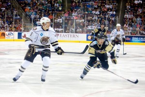 Hershey Bears' Cameron Schilling and Wilkes-Barre/Scranton Penguins' Harry Zolnierczyk. (Annie Erling Gofus/The Hockey Writers) 