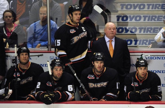 Bruce Boudreau becomes fastest coach to 300 wins.