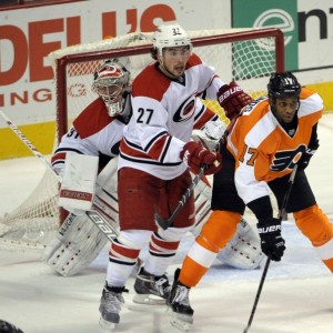 Carolina Hurricanes defenseman Justin Faulk(Eric Hartline-USA TODAY Sports)