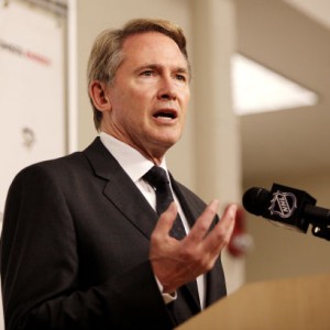 Pittsburgh head coach Mike Johnston (File Photo)