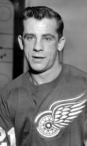 Larry Jeffrey scored the game-winner for the Wings