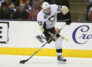 Nov 14, 2014; Toronto, Ontario, CAN; Pittsburgh Penguins forward Patric Hornqvist (72) goes to shoot the puck against the Toronto Maple Leafs at the Air Canada Centre. Pittsburgh defeated Toronto 2-1. (John E. Sokolowski-USA TODAY Sports)