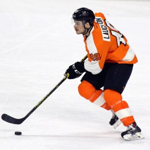 Scott Laughton (Amy Irvin / The Hockey Writers)