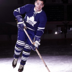 Leafs refuse to comment on the nature of Frank Mahovlich's illness.