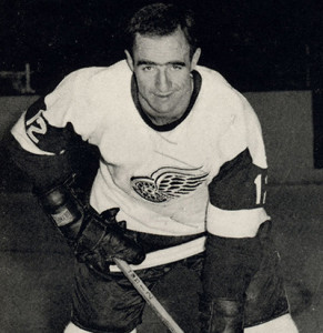 Val Fonteyne, one of 10 Detroit goal-getters.