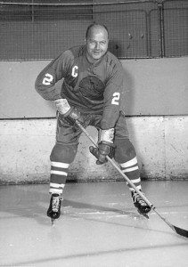 Lloyd Hinchberger, Nashville captain, challenged Knoxville coach Labelle.