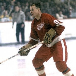 Howe scored 801 goals during his NHL career.