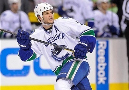 Kevin Bieksa traded to Ducks by Canucks for 2016 2nd-round pick