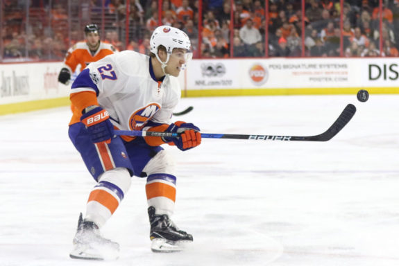 Anders Lee focused on the puck in Philadelphia. 