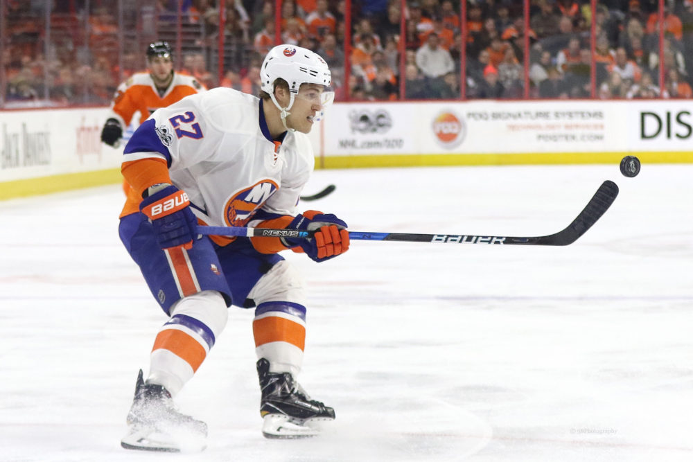Islanders' 5-4 Loss to Avalanche Fueled by 3rd Period Collapse