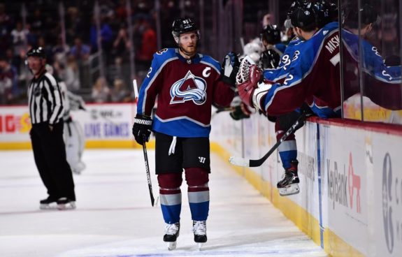 Andre Burakovsky's goal helps Colorado Avalanche sink Boston Bruins 