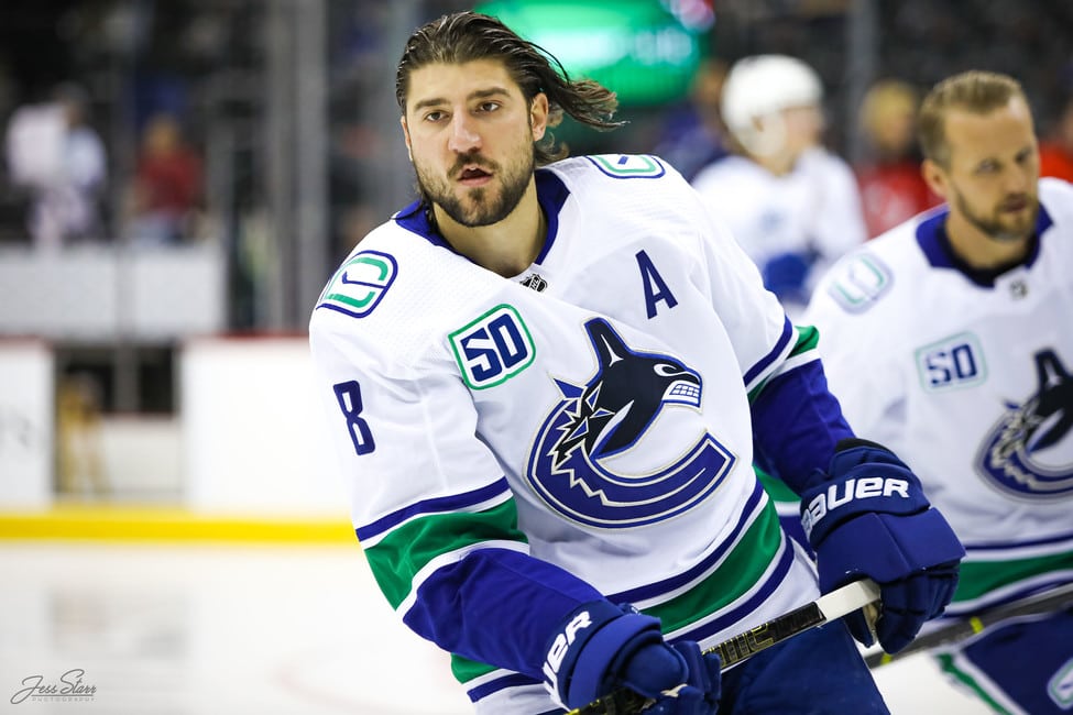 Brandon Tanev kicks off 2020-21 season with fun official headshot