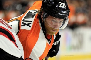 Giroux hasn't gotten a point in six games for the Flyers(Amy Irvin / The Hockey Writers)