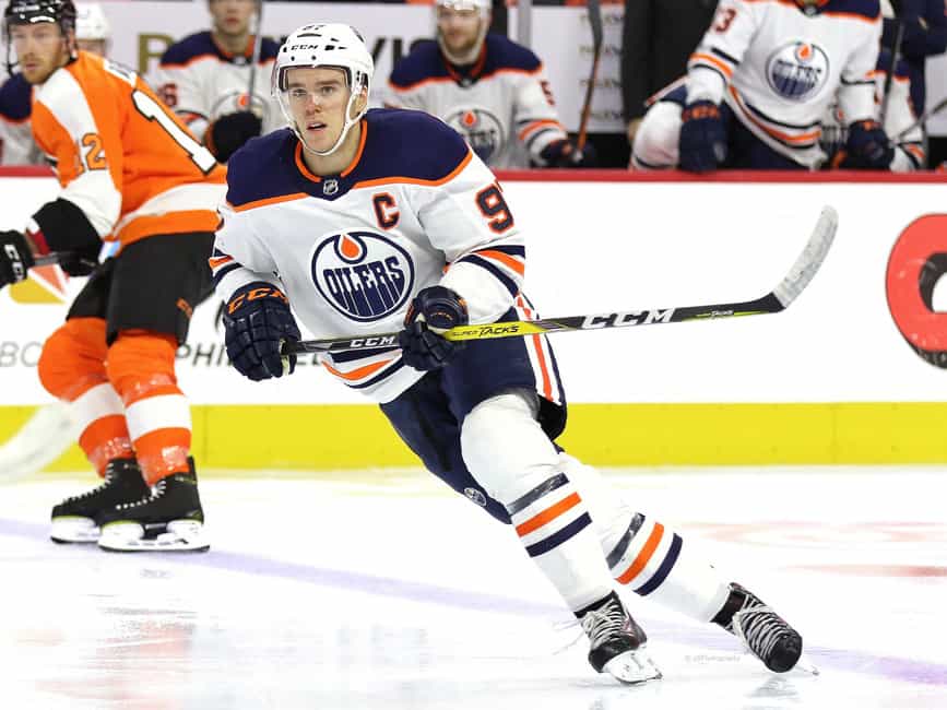 McDavid scores 43rd, 44th goals, reaches 800 career points