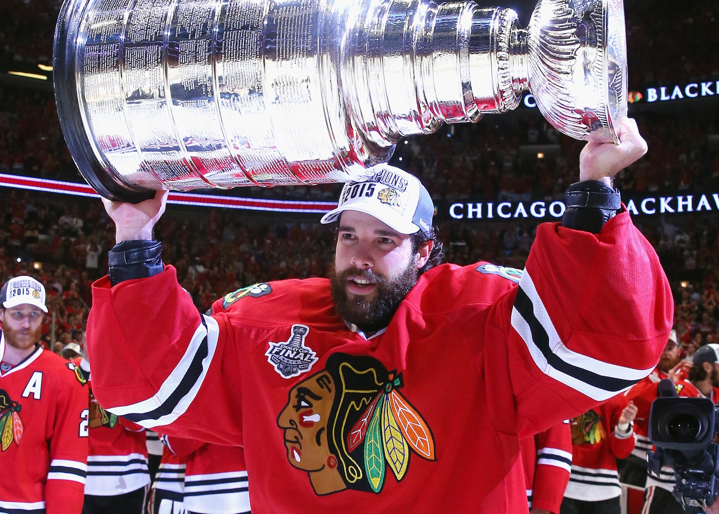 Everything we know about the Blackhawks' bizarre Corey Crawford situation 