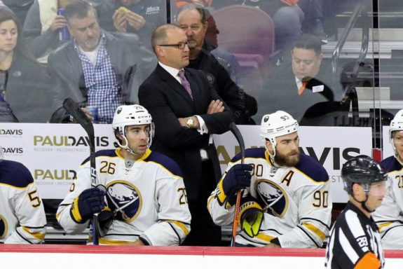 Dan Bylsma , Philadelphia Flyers vs Buffalo Sabres - October 25, 2016 (Amy Irvin / The Hockey Writers)