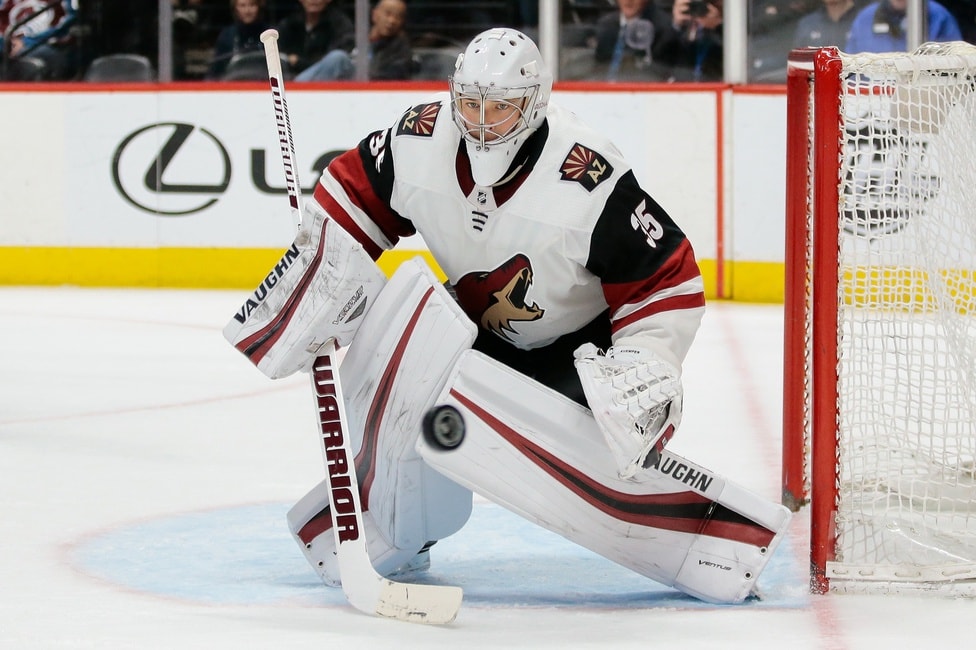 Former Coyotes goalies Smith, Kuemper meet for trip to Stanley Cup