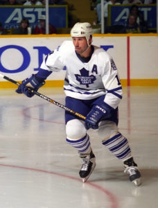 Dave Andreychuk #14 of the Toronto Maple Leafs