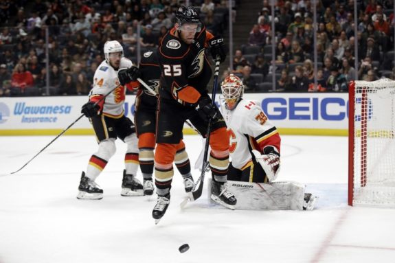 Anaheim Ducks' Ondrej Kase Calgary Flames Cam Talbot