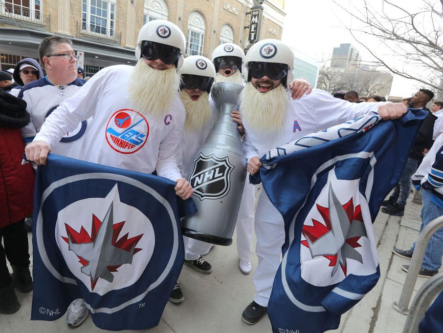 It's going to be really electric': Winnipeggers prepare for Jets' 1st  playoff home game, whiteout party