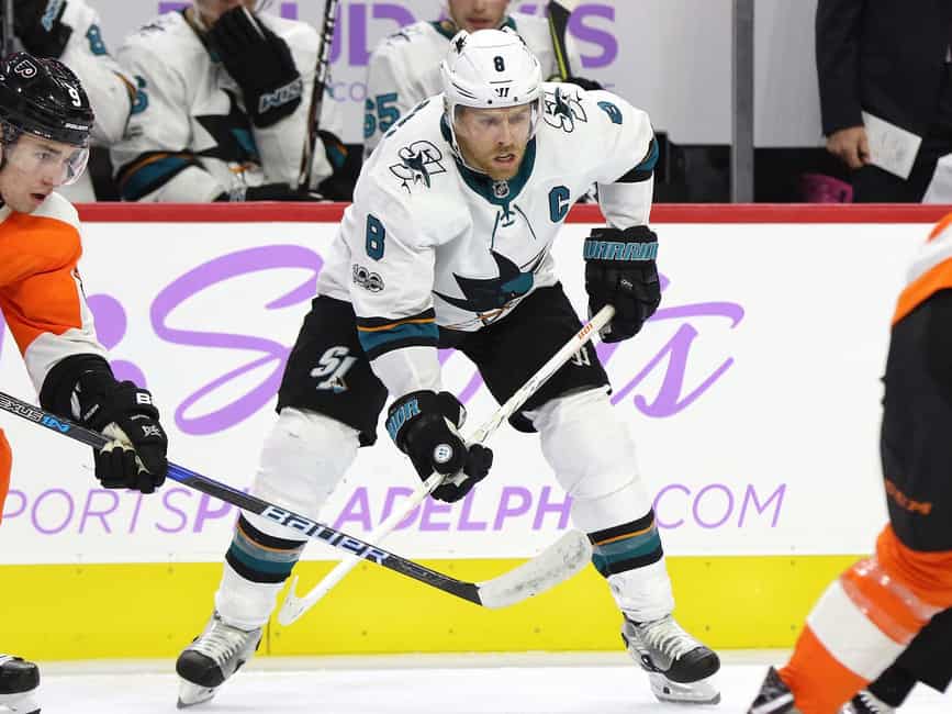 Sharks' Joe Pavelski proves to be a handful for Knights