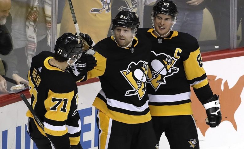 NHL Rumors: Kessel, Tippett, Oilers Signing, More