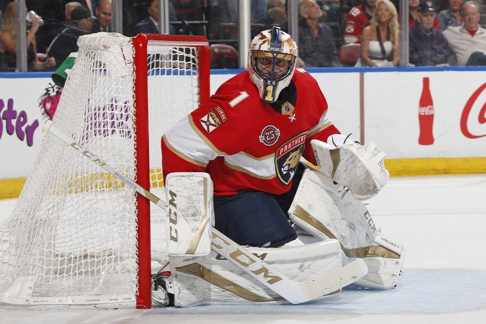 Luongo sports captain's 'C' on goalie mask