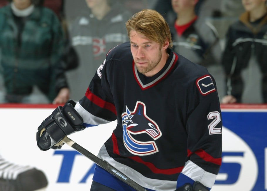 canucks white skate jersey