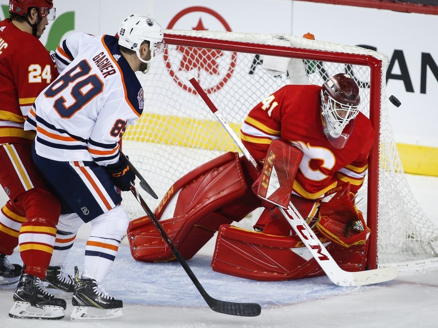GOTTA SEE IT: Goalie Fight! Mike Smith Fights Cam Talbot As Oilers & Flames  Erupt In Line Brawl 