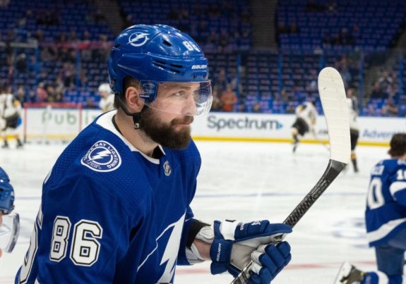 Lightning: Nikita Kucherov without shirt rips Canadiens fans after Cup