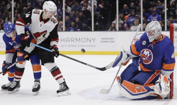 Arizona Coyotes' Richard Panik New York Islanders Robin Lehner