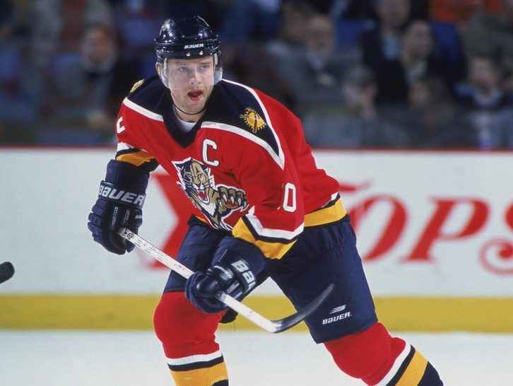 MIA2000020909 - 09 FEBRUARY 2000 - MIAMI, FLORIDA, USA: Florida Panthers  Pavel Bure (10) sets for a pass in front of the San Jose Sharks goalie in  second period NHL action. The