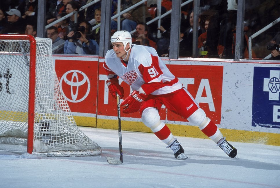 Detroit Red Wings - ‪#RedWings on this day: 3/27/1973: Mickey Redmond  becomes the first player in Red Wings' history to reach the 50-goal plateau  in a season. ‬
